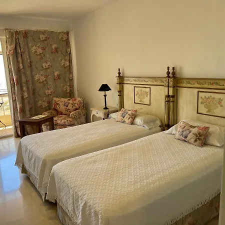Puerto Marina Apartment *